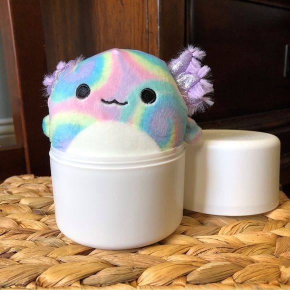 Squishmallows Mystery Capsule: Vivie the Deep Sea Axolotl in 4" - Picture 1 of 5